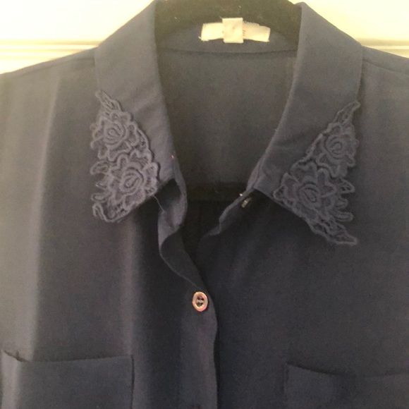 Sheer summer top with decorative collar - Picture 2 of 2